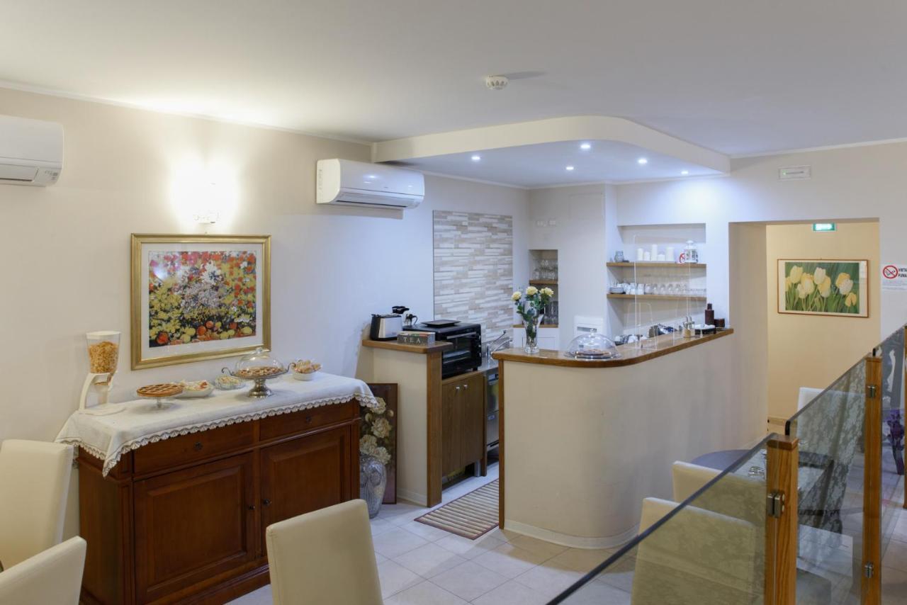 Flora Hotel Todi Ngoại thất bức ảnh